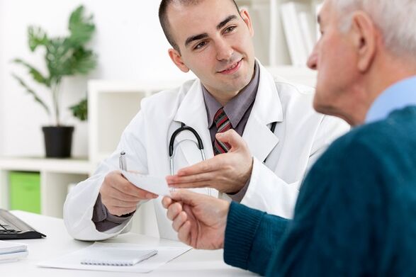Aller chez le médecin en raison d'une décharge pathologique chez les hommes